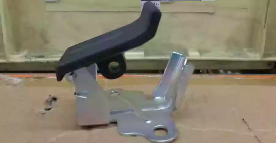 براكت و اهرم بازكننده در موتور چانگان CS35