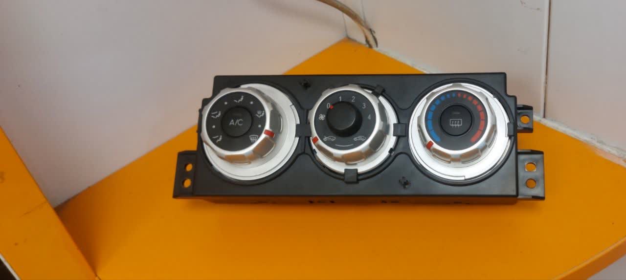 کلید کنترل کننده تهویه مطبوع ( صفحه کلید بخاری ) برلیانس 200