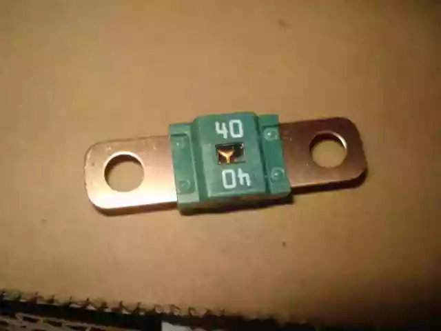 فيوز تيغه اي 40A برلیانس 300