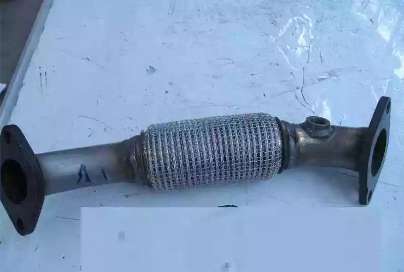 منبع اگزوز جلو چانگان CS35