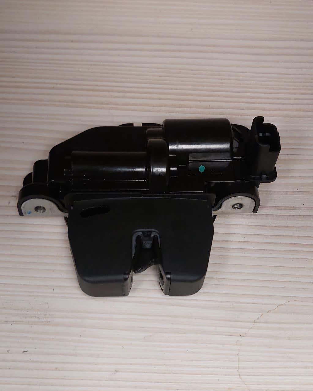 قفل صندوق عقب چانگان CS35