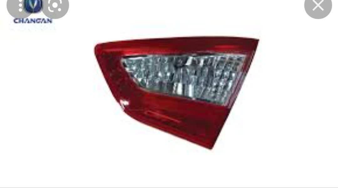 چراغ خطر عقب راست روی صندوق چانگان CS35